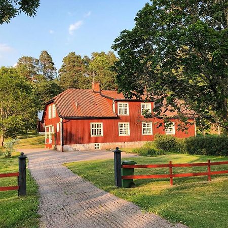 Nice Home In Mantorp With Kitchen Kültér fotó