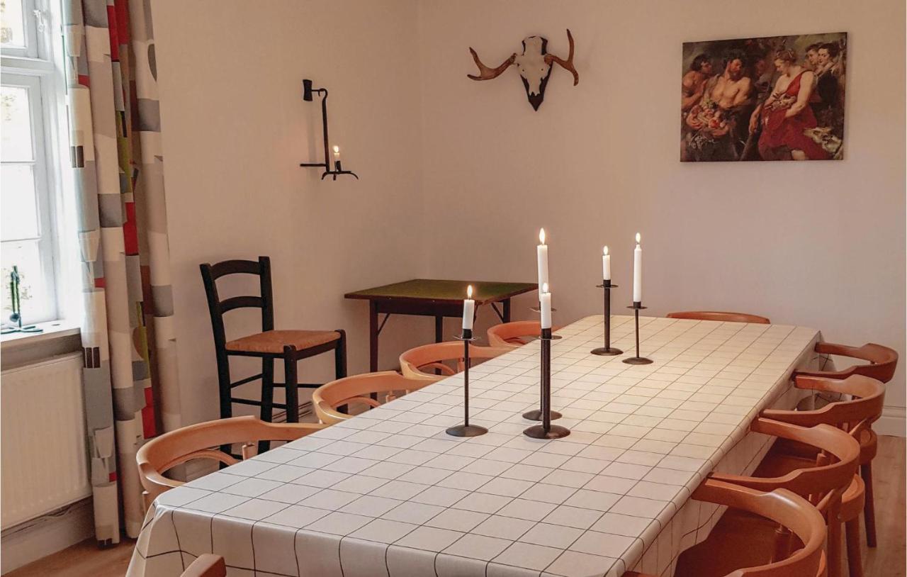 Nice Home In Mantorp With Kitchen Kültér fotó